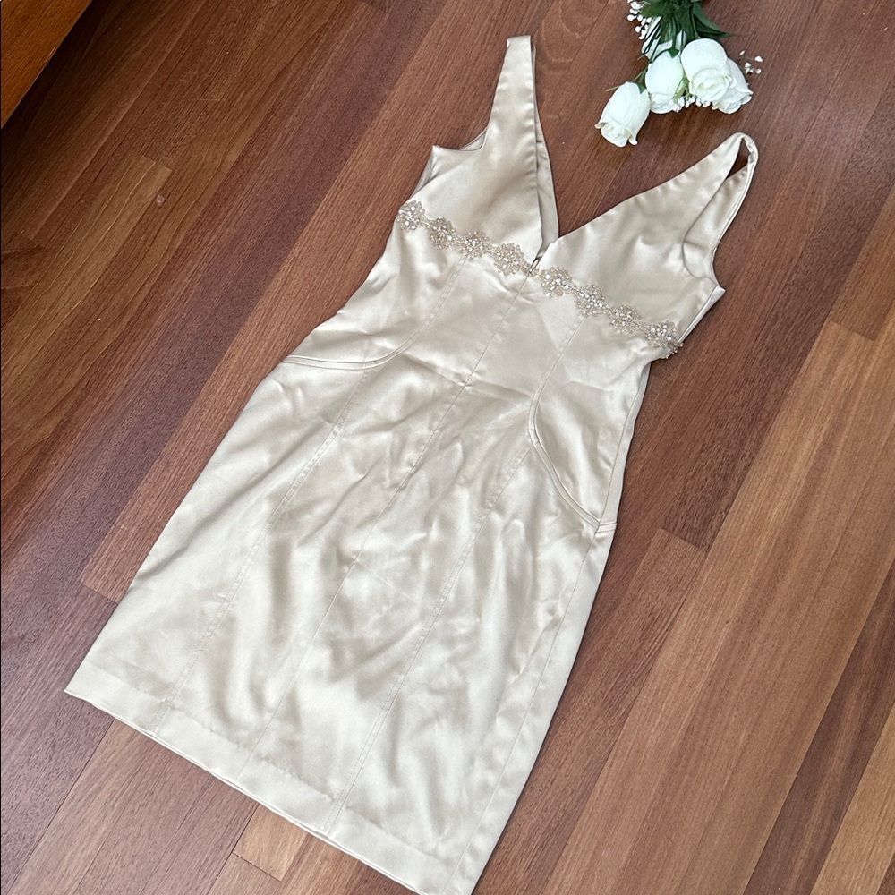 Elegant Cream Satin Party Dress - Picture 4 of 12